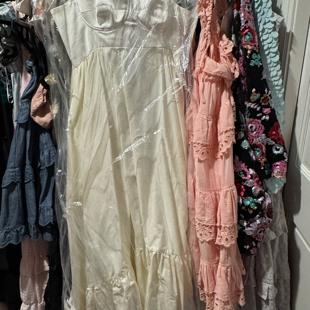 Anna October Cream Maxi Dress - Picture 7 of 10